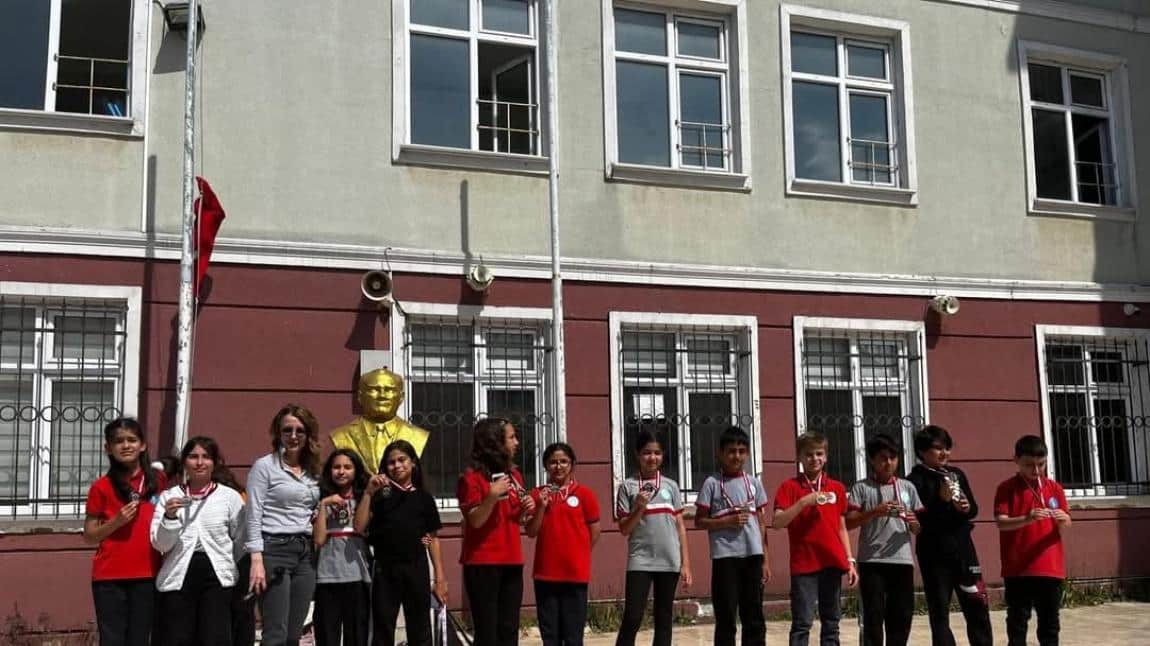 Okulumuzda 5. Sınıflararası Voleybol Turnuvasında Turnuvanın Kazananı 5/a Sınıfı Olmuştur.